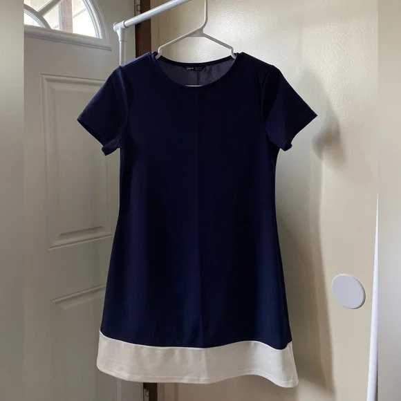 Dress - Picture 4 of 4